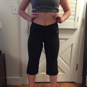 Nike dri-fit Crop/Flare Leggings